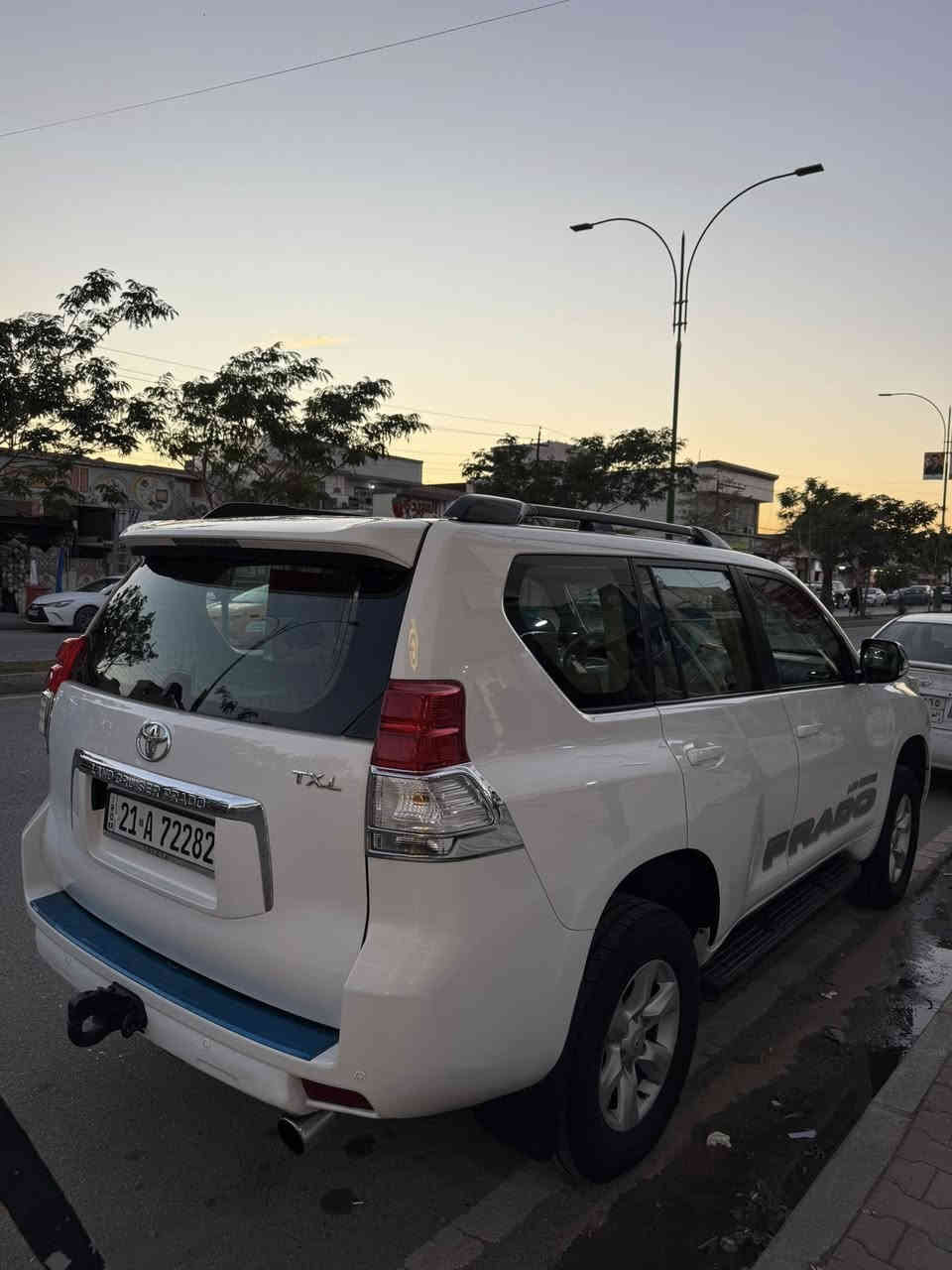 السلام عليكم ابرادو ٢٠١٠  بدون اي ضرر ولا بارد 
سياره حيل جديده مواصفات TXI زراك لايت مرايات شفط ثلاجه محرك مامفتوح ولاتبخير ماشيه 115حقيقي سياره من الشركه بيد واحد واني اخذتها سنويه هزه براد كلو جديد وبسمي شرط التحويل رقم سليمانيه مكان كركوك والسعر ٢٣٠ وبيها مجال ***********
