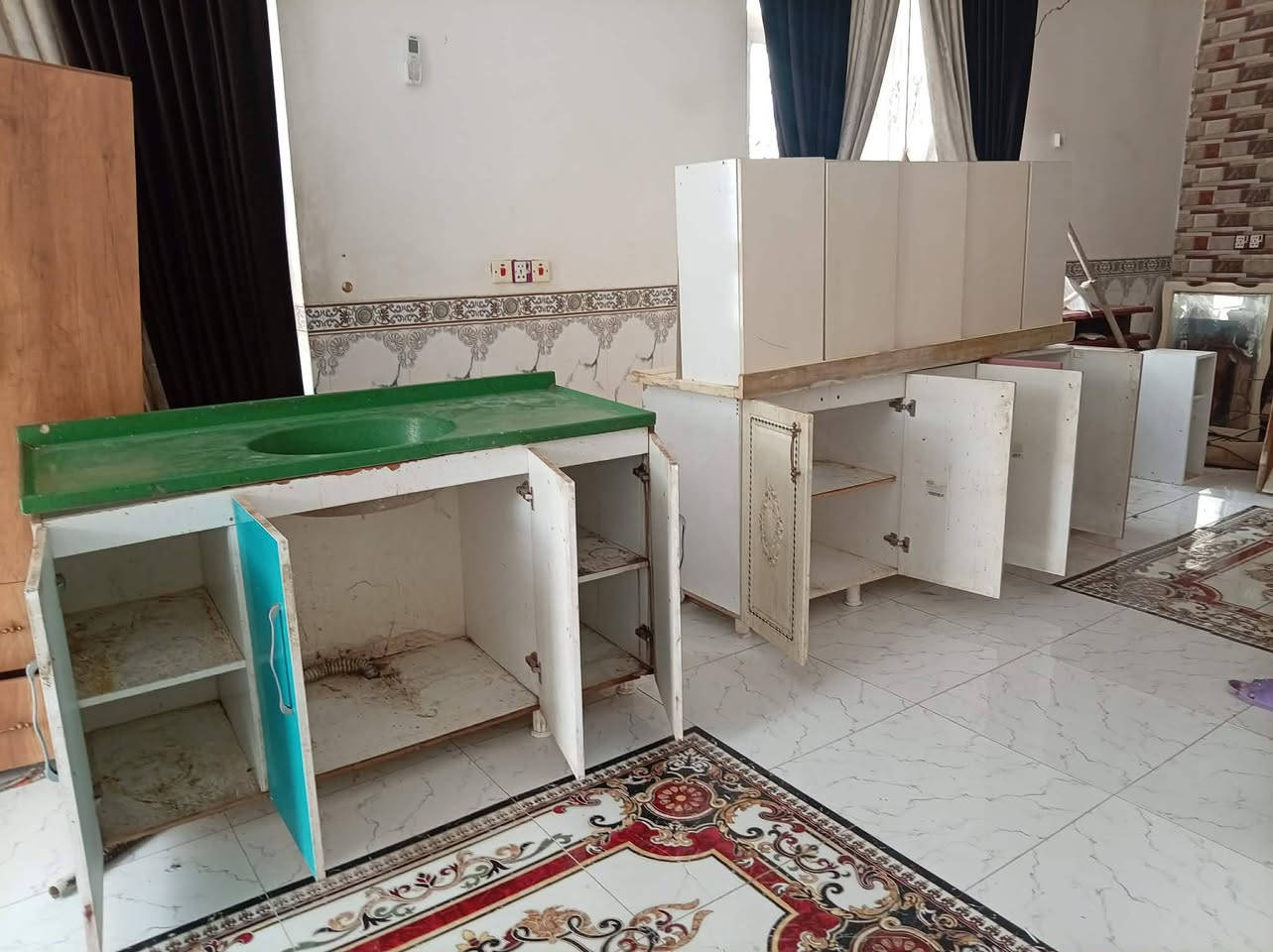 راسني وتساب وتدلل***********
