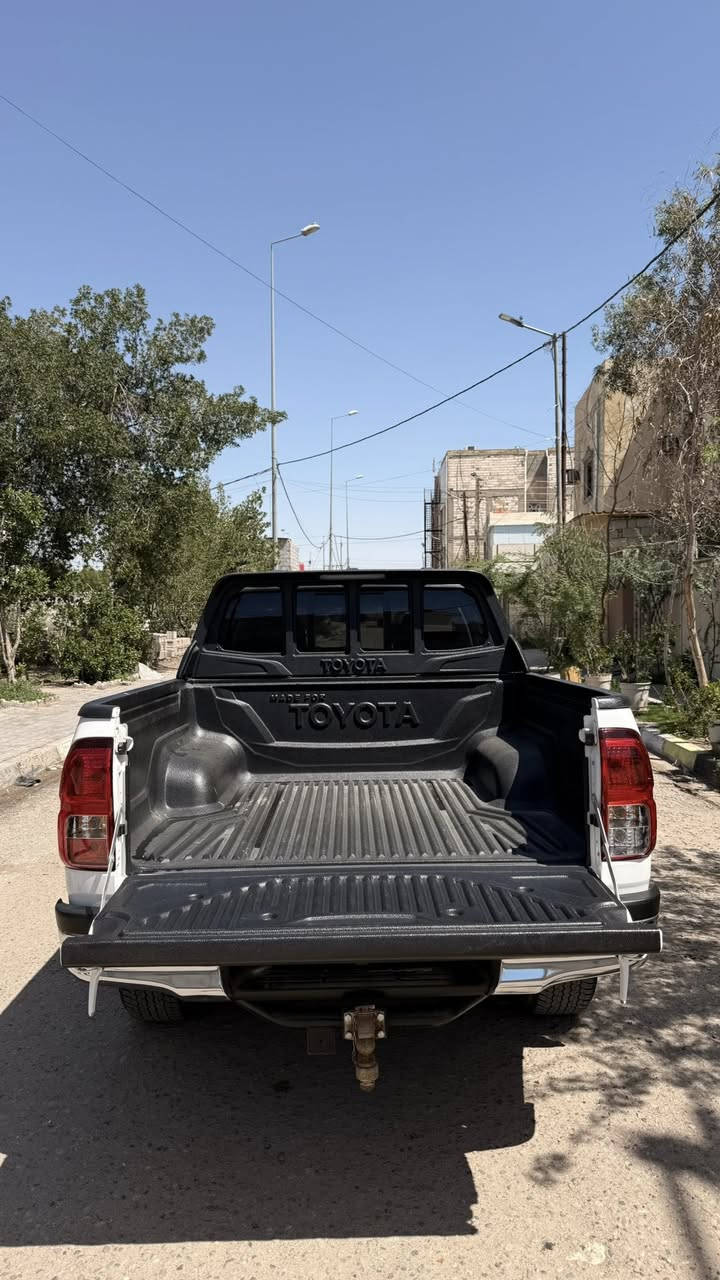 Toyota Hilux
النوع: تويوتا هايلوكس
الموديل: 2025
المشي: 16 ألف كم فقط

المحرك: كاز (بنزين)
الدفع: رباعي (4×4)
الكير: أوتوماتيك

المواصفات: عادية

الحالة: سيارة نظيفة جداً (استخدام شخصي)

الرقم: أربيل (سنوية)
قابلية التحويل: تحويل ثاني يوم

السعر: 39,000$ 

📍 الموقع: البصرة
📞 رقم الاتصال: ***********

