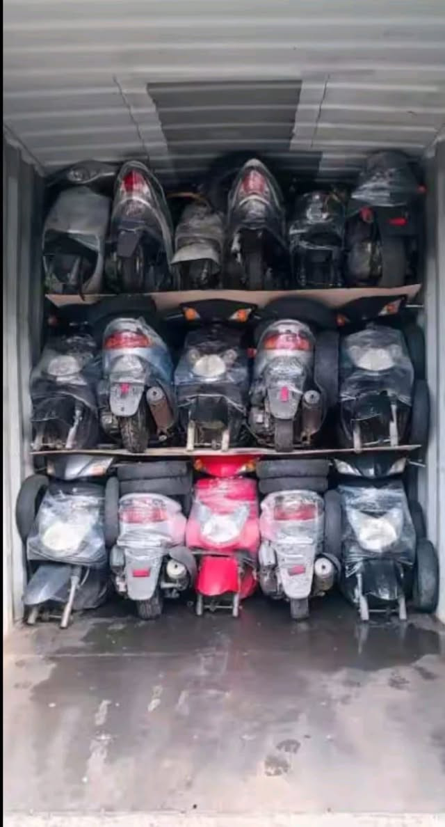 السلام عليكم✨🖤.                                                          سكنس فحل للبيع دراجه تخبل.                                                                                مصارلهه هواي من نازله من الحاويه.                                          كلجات رياضي شلعه معدل تاكل الكاعع.                                تفاصيل ) *********** 🌹🤎
