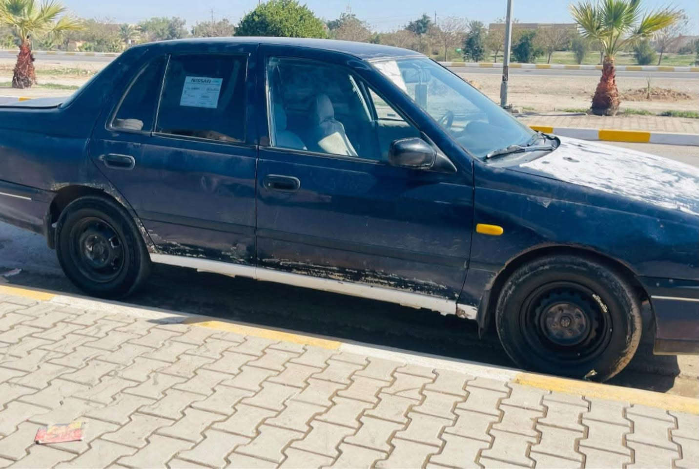 السلام عليكم 
للبيع نيسان سني 
موديل 94 
محرك يريد رنكات 
كير بيه صفره مال الخامس 
رقم فحص 
بيها معامله 
مدفوع كمرك 
وبيها واجهيه مروريه 
يعني تسجل  
اني ابيعك حبل 
 والباقي شوف 
العين 
السعر 12$ 

ملاحضه الدنيا حاره مو شراي لاتتعبني 
***********
