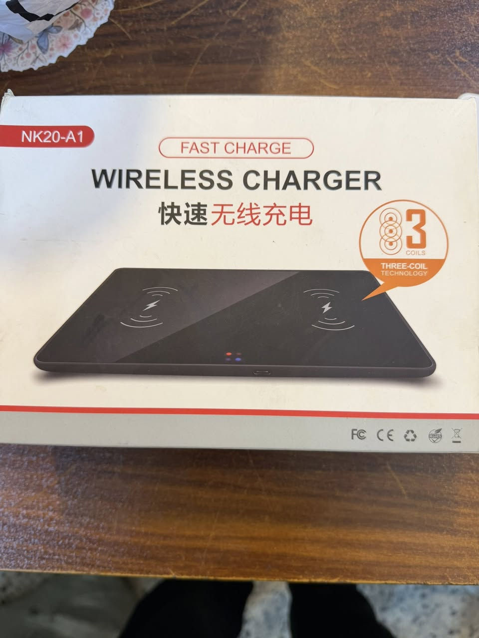 شاحنات منضديه تشحن وايرليس للايفون وباقي الاجهزه الي تدعم الشحن الاسلكي القطعه ٥٠٠٠ دينار يوجد توصيل ***********
