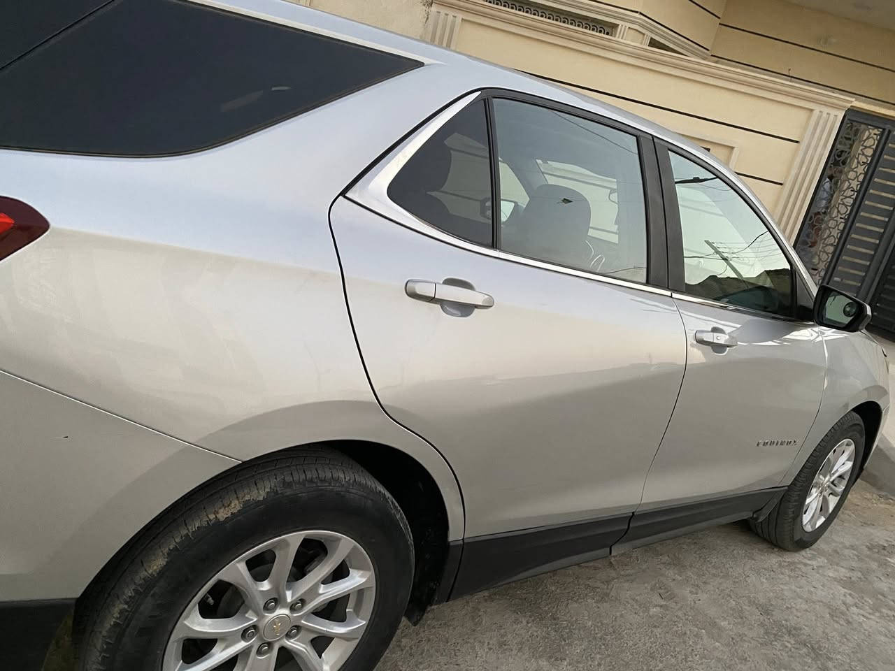 السلام عليكم

شوفروليت اكوينكس LT
موديل 2021
لون فضي 
ماشية90000 قابل للزيادة
محرك 1500تيربو
حادثهة بنيد ودعامية 
فول تحكم 
مواصفات
شاشه كبيره تدعم كاربلي
حساسات امامي خلفي
تحكم ستيرن 
نظام قياده ذاتي كروس سرعه
تبريد قطعتين
رادار عدم اصطدام 
وباقي المواصفات المعروفه 
رقم ميسان 
مكاني ميسان
السعر (150)ورقة وبيه مجال 

رقم التلفون:
‏‭0770 016 9993‬
