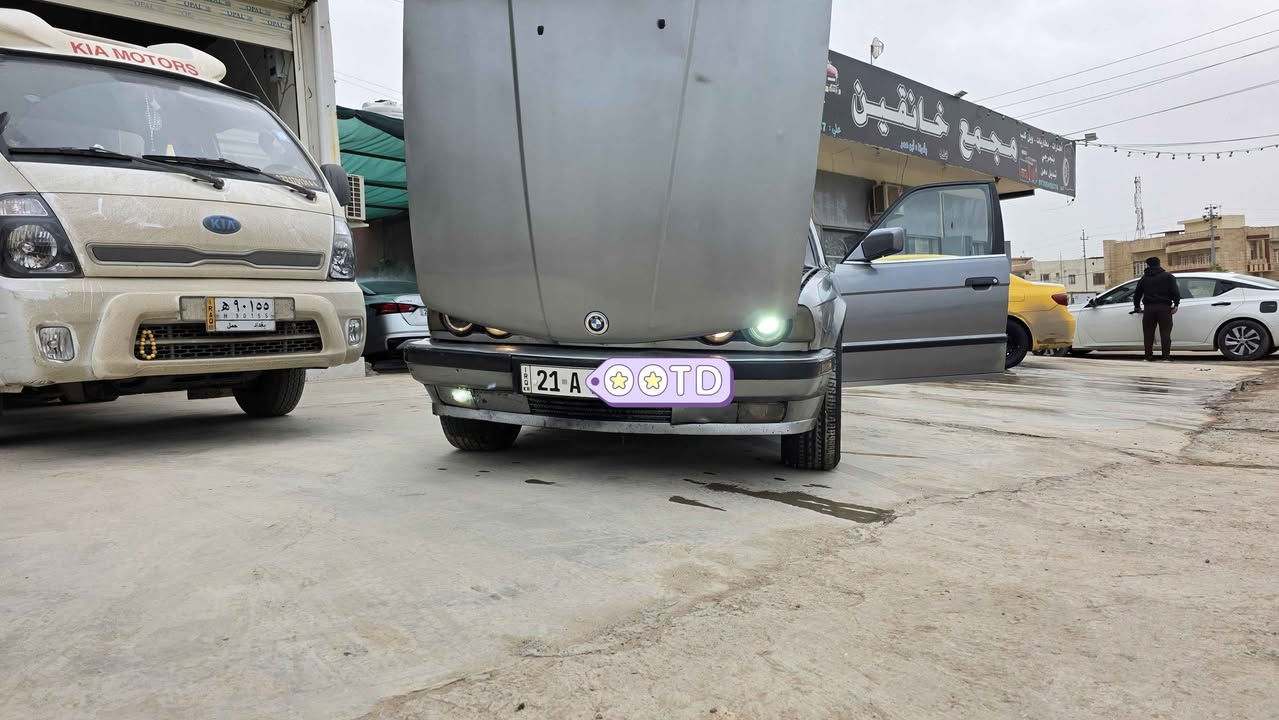 السلام عليكم من رخصة الأدمن 
للبيع بي ام دبليو ٥٢٥ موديل ١٩٩١
عليها محرك صقر ٢٨ كير اوتماتيك سيارة جديده وعليها ادامة كاملة
من باتري وتايرات وصدر امامي وخلفي ودسكات وفيتبم ونوزلات وبلكات كلها جديده وعلى ايدي رقم سليماني الدولي الجديده نافذة لغاية ٢٠٢٧ السيارة بأسمي تريد تحويل تريد وكالة حاضر السعر ٥٥ ورقة وبي مجال 
عنواني خانقين وهذا رقمي *********** خناقين, ديالى
