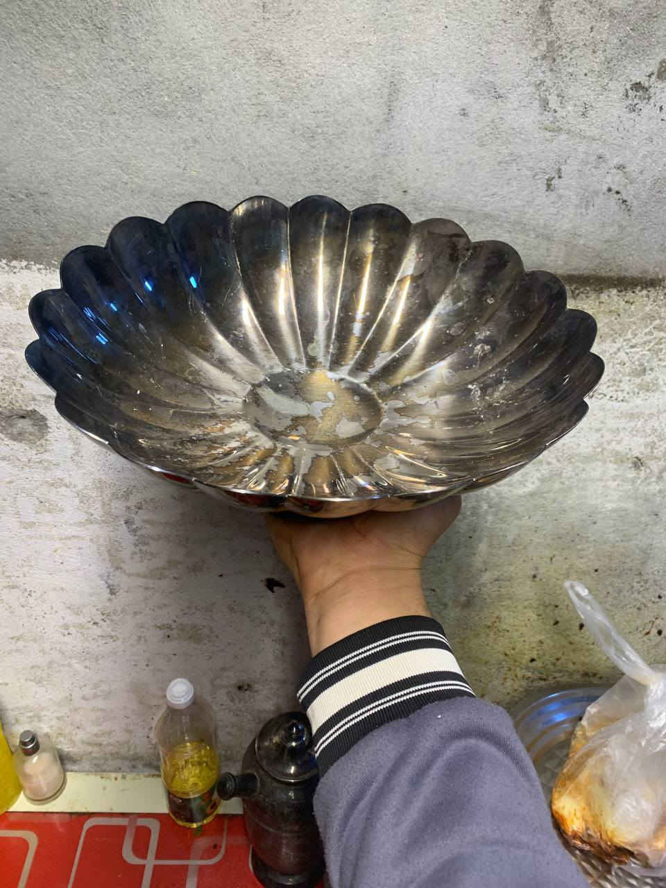 للبيع مقدمه فواكه وقوري ثنينهن طلاء فضه وثقيلات وزن الواحد كيلو وقديمات ومختومات لشراي يتفضل خاص


**إذا كنت صاحب هذا الإعلان وتريد حذفه لأي سبب، رجاءا أرسل رسالة إلى الدعم الفني**