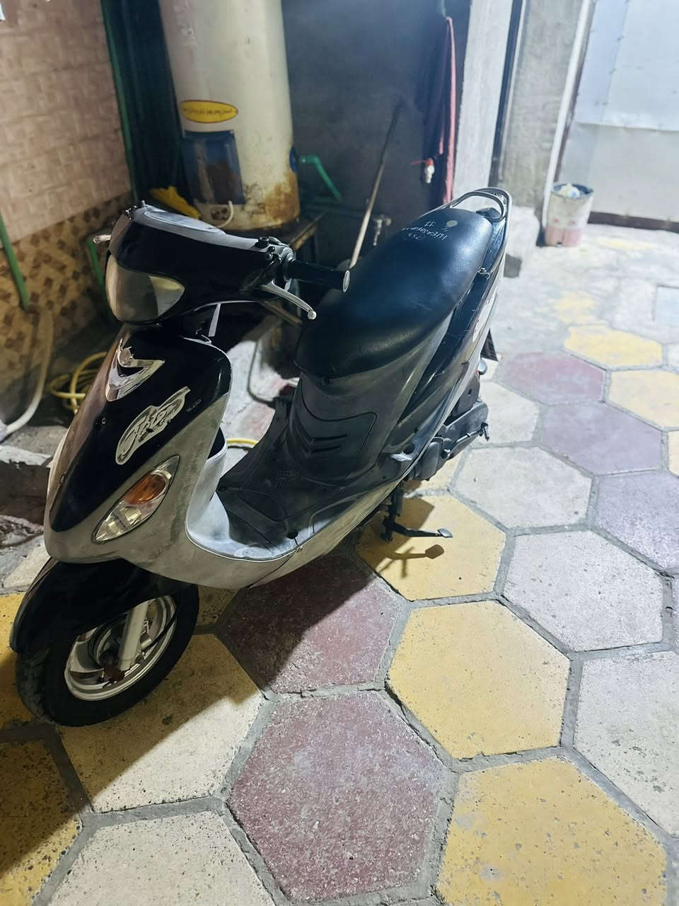 دراجه قجمه ما مفتوحه ختم واحد دراجه كله سرعه وا معدل كزوزFM رياضي سعر ٧٥٠ بيه مجال رقم تلفون ***********
