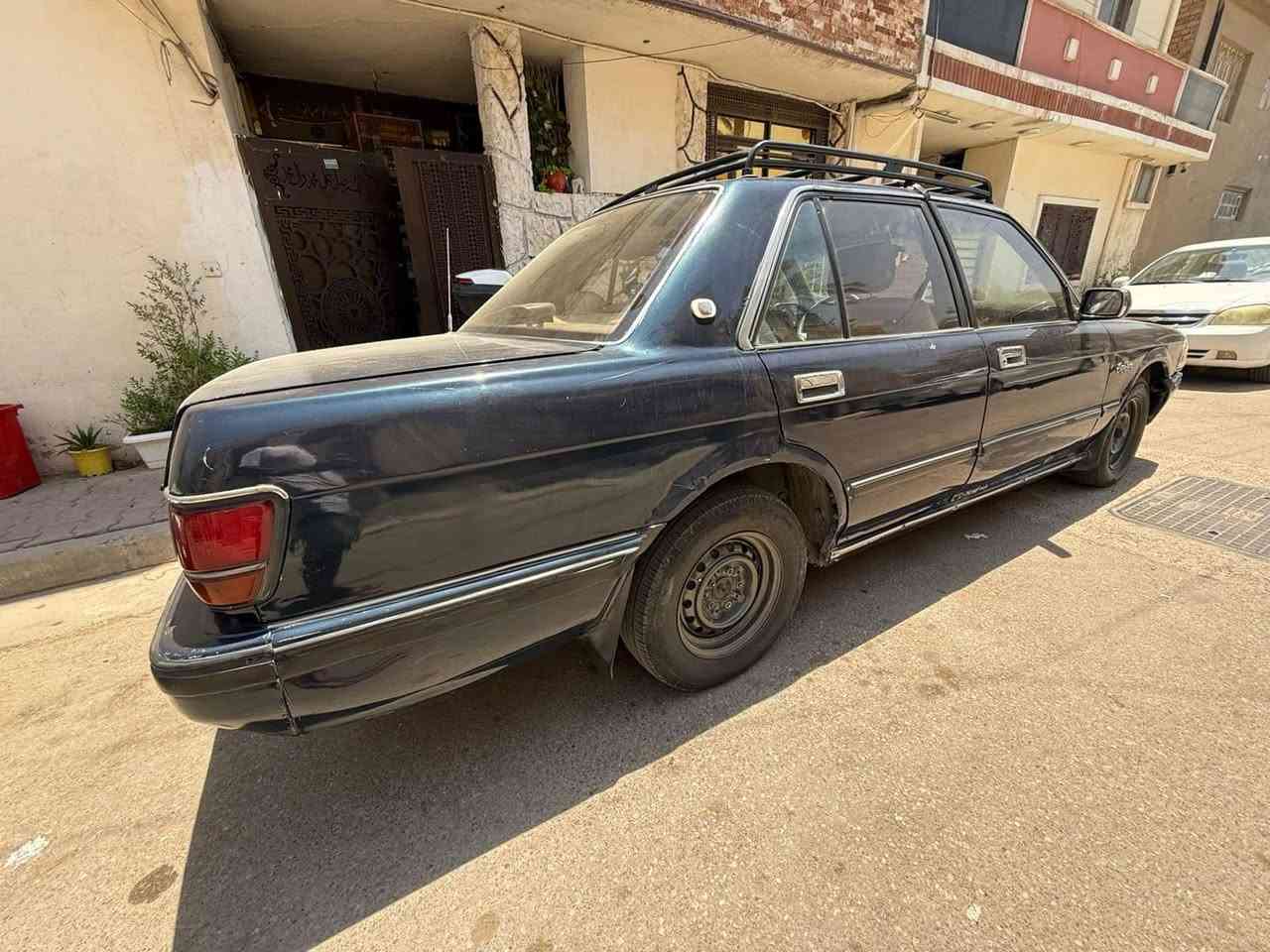 السلام عليكم 
سياره:سوبر كراون 
نضيفه مثل ما موضحه بل صوره رقم جديد سياره بسمي بغداد تحويل ثاني يوم مكفوله من الكصه 
كير محرك نضيف داخل كشنات ملكه 
السعر :40 وبيه مجال بسيط
رقم التليفون :*********** وتساب واتصل
