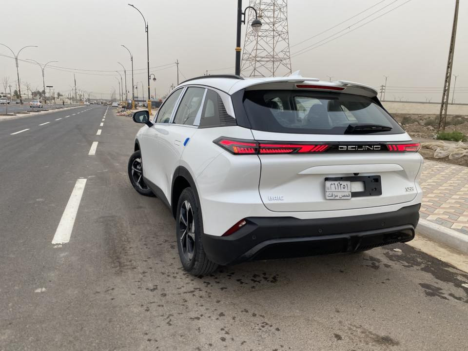 بايك X55 موديل 2025 - بحالة الوكالة
للبيع سيارة BAIC X55 موديل 2025، سيارة تجمع بين القوة اليابانية والتكنولوجيا الحديثة، بحالة ممتازة جداً.
 المحرك والجير: محرك 1500 Turbo، مع منظومة كير ومحرك (ميتسوبيشي ياباني) لأداء عالي واعتمادية.
 الممشى:١٠٠زيرو كيلومتر فقط.
 أنظمة القيادة: مزودة بـ 4 أنظمة قيادة مختلفة تناسب جميع الطرق.
 الضمان: السيارة تحت ضمان الشركة لمدة 6 سنوات (راحة بال كاملة).
 الوضعية القانونية: السيارة حرة وباسمي.
السيارة نظيفة جداً وجاهزة للاستخدام البارحه اشتريتها 
للاستفسار والتواصل :
📞0770 323 0398_ ‭٠٧٨٢ ٢٣٩ ٠١٨٠‬
