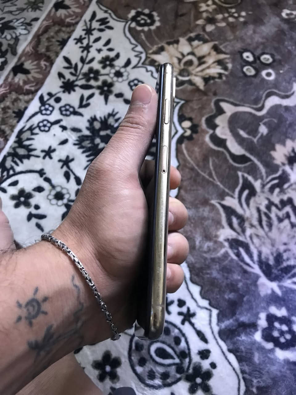 اكس اس ماكس ذاكره 256 الجهاز نضيف كدامك كله شغال مبدل شاشه وبطاريه شاشه اصليه ٣ خيارات وبطاريه اصليه فيس ايدي شغال كله الجهاز شغال مكاني بغداد حي الاعلام شارع البداله 
سعره 160 والله سعره جدا مناسب 

***********
وتساب فقط
