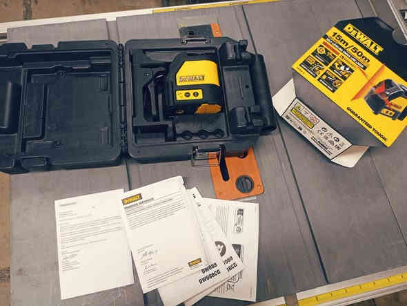 ليزر ديولت اصلي
خطين احمر 
جديد 
انتاج ٢٥ 
مكاني بغداد حي العدل 
يوجد توصيل 
***********
واتساب
