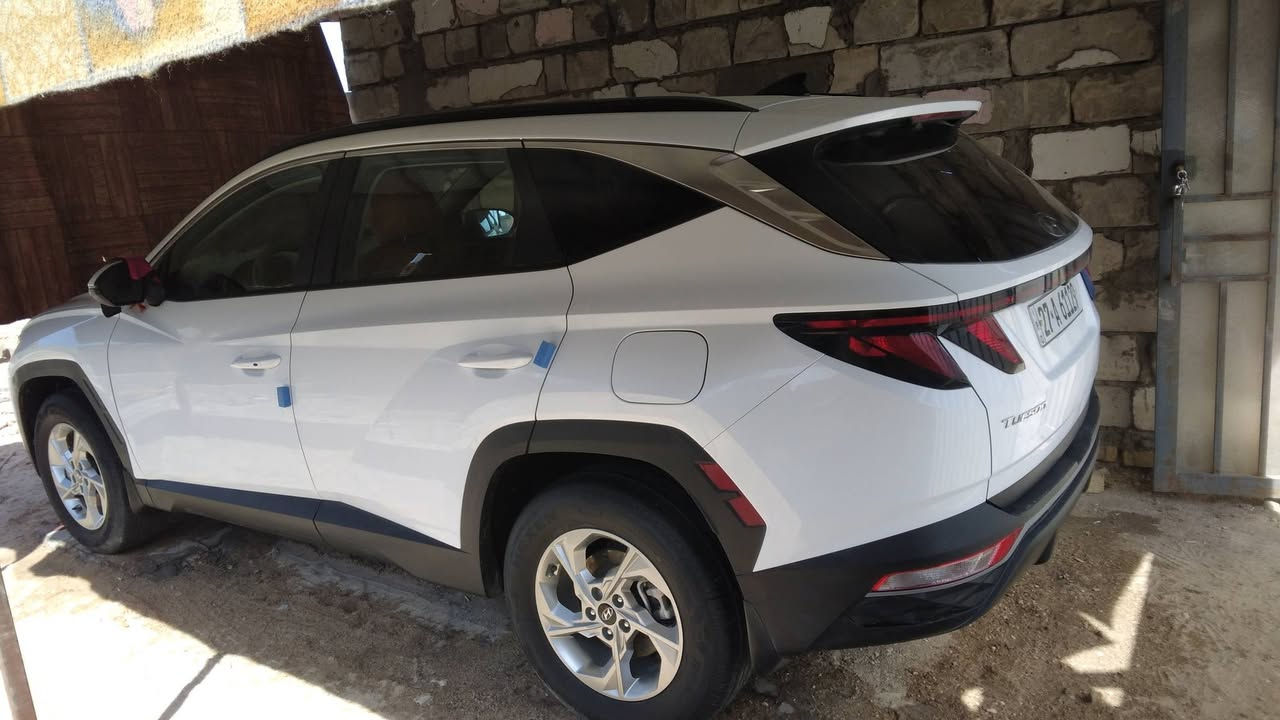 توكسان موديل ٢٤ أمريكي ماشيه ٢١ سياره نظيفه وجديده بيه بس البنيد راديتر بلاد عنوان ناصريه سوق الشيوخ للتواصل 
***********
