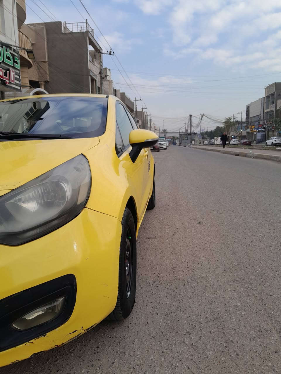 السلام عليكم
كيا ريو خليجية موديل 13 بدون حادث رقم انكليزي مصفره هيئه و غرامات بأسمي تحويل ثاني يوم تخم تاير صدر خير من الله  
منضومه تبريد جديدة صارف عليها 600 الف مكينه 1600دوش شاشه تاب كامره وحساسات خلفيه شاشه اعطال مري شفط فول تحكم ستيرن جام اوتوماتيك السياره نظيفة خير من الله وكبل للشارع 
السعر 72 وبيها مجال مكان السياره حي البنوك 
***********
