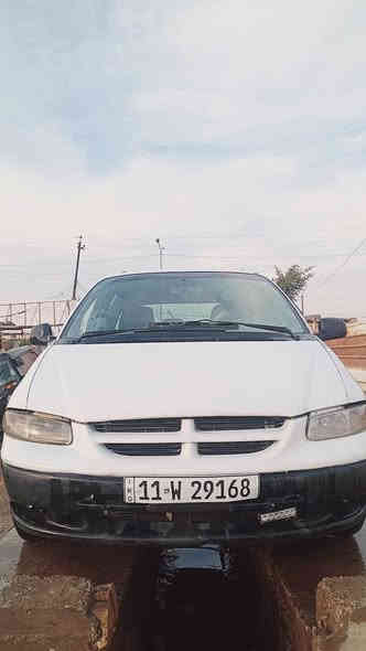 اللهم صل على محمد وآل محمد 
السلام عليكم أحبتي 
سياره دوج كرفان 
موديل 2000 محرك3000
سياره مثل ما واضح كشرتها نظيفه تجي وتشوف بعينك 
مكينه وكير غير مكفول 
بأسمي رقم وسنويه جدد هزه جديده 
السعر 45 وبيها مجال 
المكان بغداد 
للاتصال ***********
