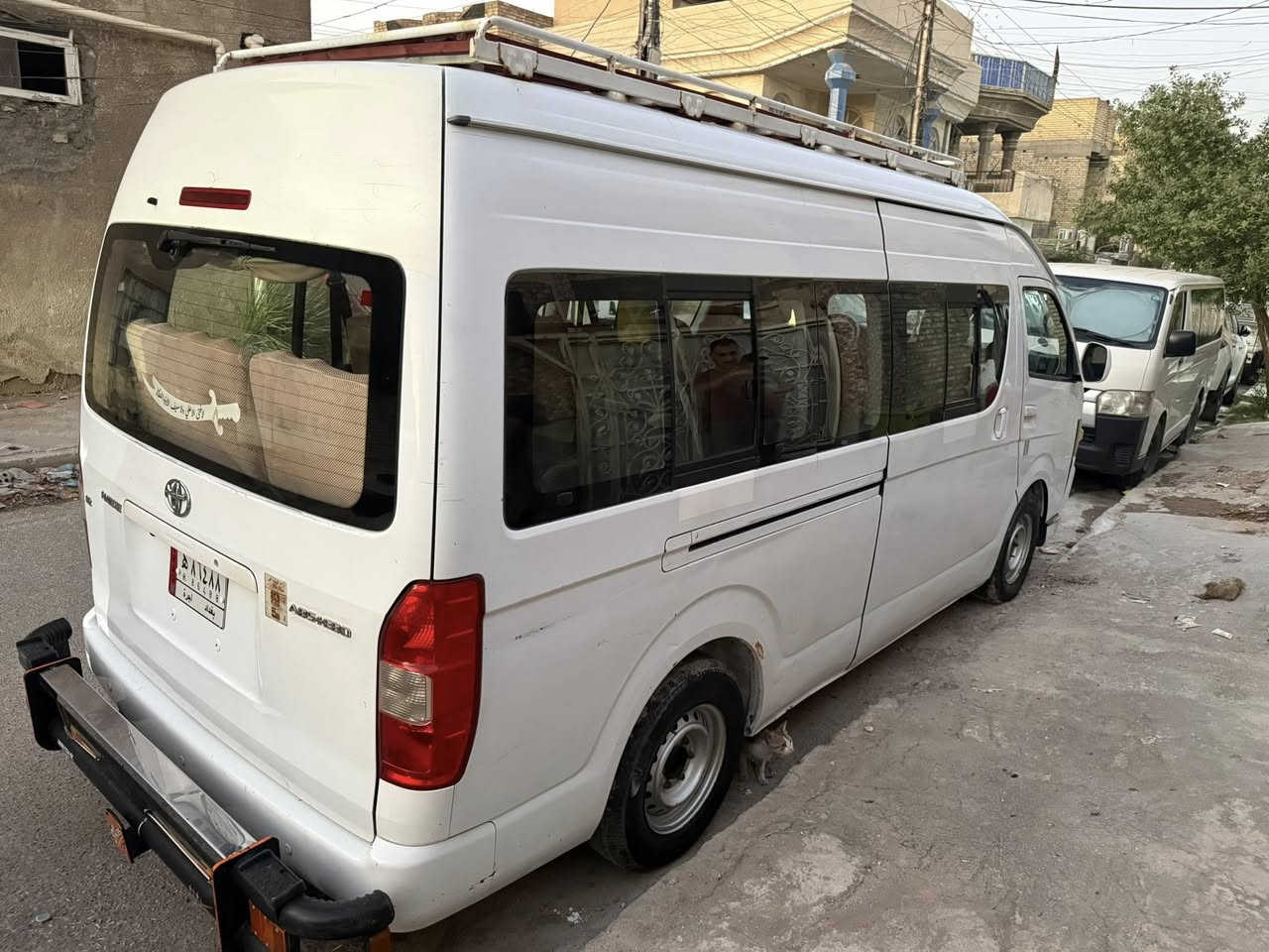 السلام عليكم
سياره H2  موديل ١٩ 
رقم بغداد 
منظومه غاز
تبريد شغال تقوية فانات +مراوح
مكينة كير اكسل كفالة 
سيارة ماشية ١٣٠ حقيقي 
سيبايه ودرع 
بيهه صبغ ربع لباب الاسلايت وبعد لباب الاسلايت ول طويلة هاي طخة موضحة بل صورة 
وباقي لسياره مكفوله
السعر ١٥٧ السياره مطلوبه غرامات حوالي ١٨ورقهً تنزل من سعر السياره
الاتصال ***********
