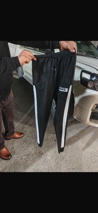 بجامة شبابي • اسود • مقاس ٢٠سنة