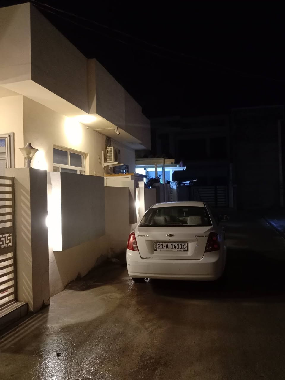 دار للايجار فوال مواصفات العنوان مزرعة خلف مطعم حجي عبود للاستفسار الاتصال ***********
