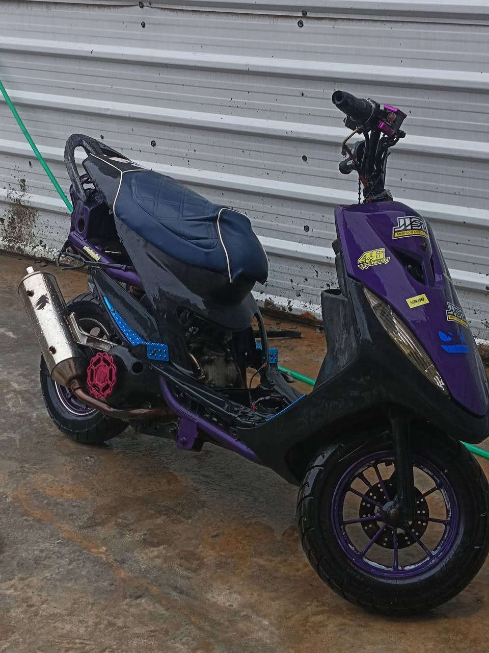 ماكس للبيع
دراجة تعمير جديد .مكينة 55مشيف تاكل الكاع اكل 
كلج خلفي +امامي رياضي
صالنصة ستيلfz رياضة 
قبغ فلاوين رياضيWF +قطرة دهن رياضيnsy
فراك ابريكnsy+قاعدة رقمnsy
دبلات إمامية +الخلفية شغالة فول
سلف رياضي شغال نكرة
وجبتلهة سبايدر كاربون فايبر+جاملغ طياري كاربون فايبر+شوتة اربعة ولف بس شديتهن ورة ما طكيت الصور 
.وبعد بيها هواي غراض.
الدراجة سلف نكرة بكل وقت
الدراجة ما بيها اي نقص +كفراتهة موجودة 
السعر 550💸وبيها مجال بسيط
عنواني حي الجهاد
*********** موجود واتساب
