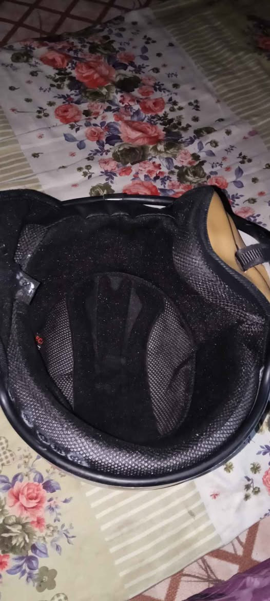 خوذه دراجه بس شويه صبغ خوذه مشيول بصوره موجوده صبغ شلون مشيول سعر 25 الف بيه مجال بسيط عنوان نجف رقم تليفون *********** النجف, العراق
