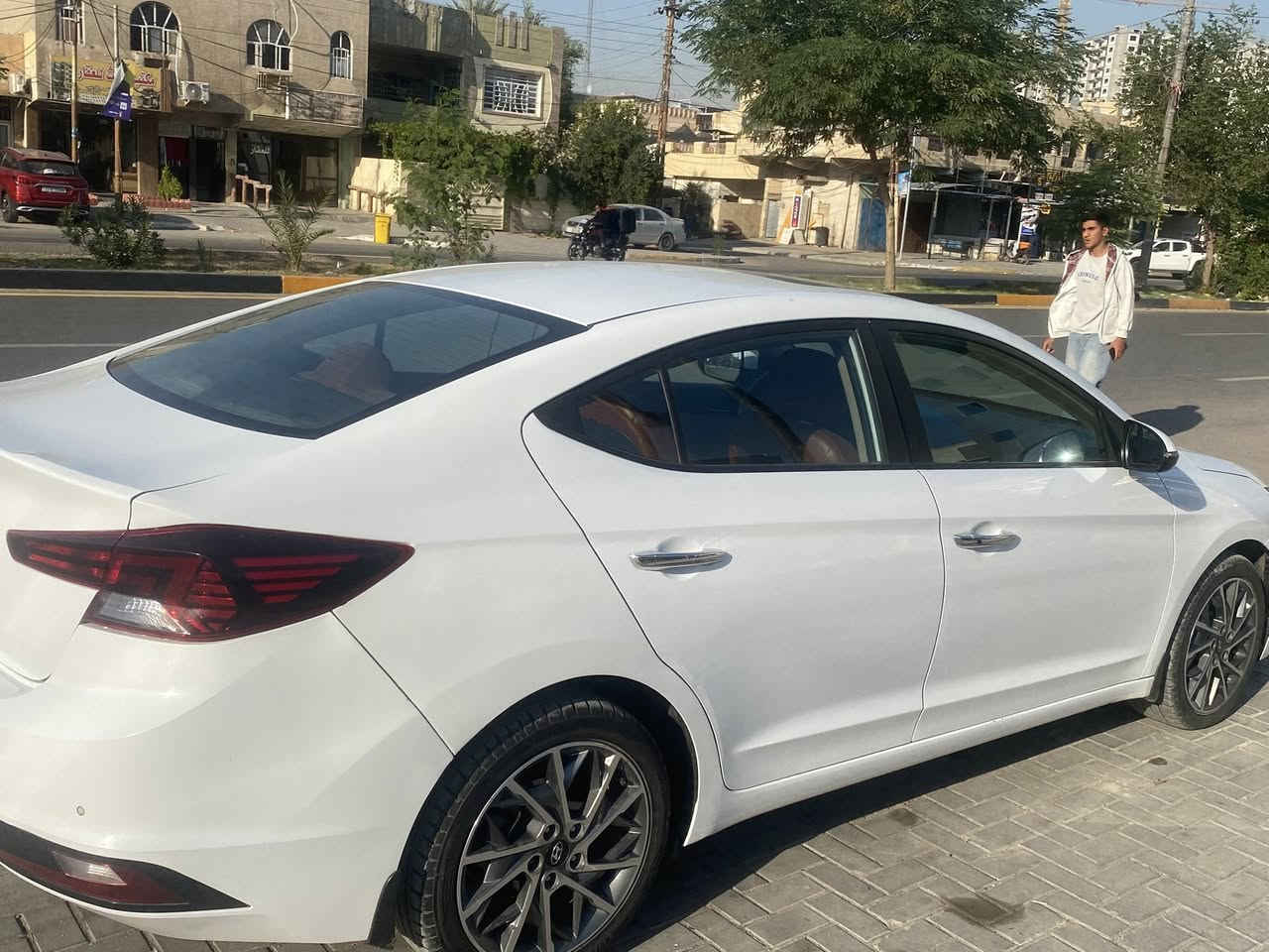 سلام عليكم النترا٢٠١٩خليجي رقم بغداد بسمي 
بيها قطعه صبغ جملغ فقط
ماشيه ١٢٢
فول موصفات 
فتحه بصمه تحكمات 
محرك٢٠٠٠دوش
رايدها ١٥٥
وبيها مجال 
مكاني بغداد
الاستفسار***********
