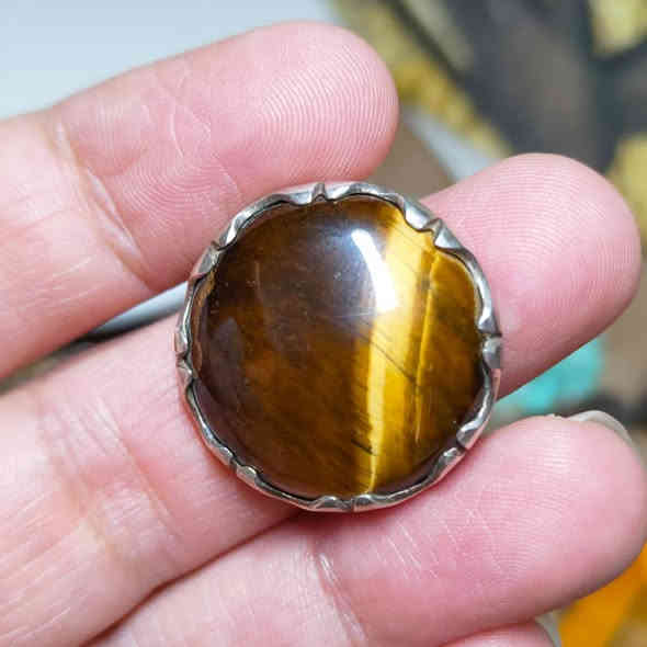 خاتم فضه ثقيل حجر التايكر مقاس 24 سعر 50 مع التوصيل.***********
