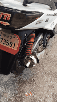 سلام عليكم للبيع دراجه سكنس فحل كابريتر مكفوله كفاله عامه خرسه ربع نكره بكل وقت دهن امزويل هسه بدلته تاخذ دراجه تترحملي السعر 600الف  مكاني بغداد الدوره شارع 60رقمي ***********
