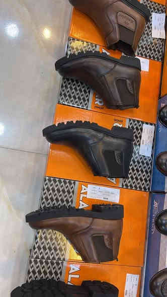 الي يريد بضاعه مرتبه فول ملابس وكشخه يمرني ويدلل واسعار تخبل وشي روعه #الشرقاط_الساحل_الايسر عويجيله محل علوش النايف للالبسه الرجاليه والعطور ***********
