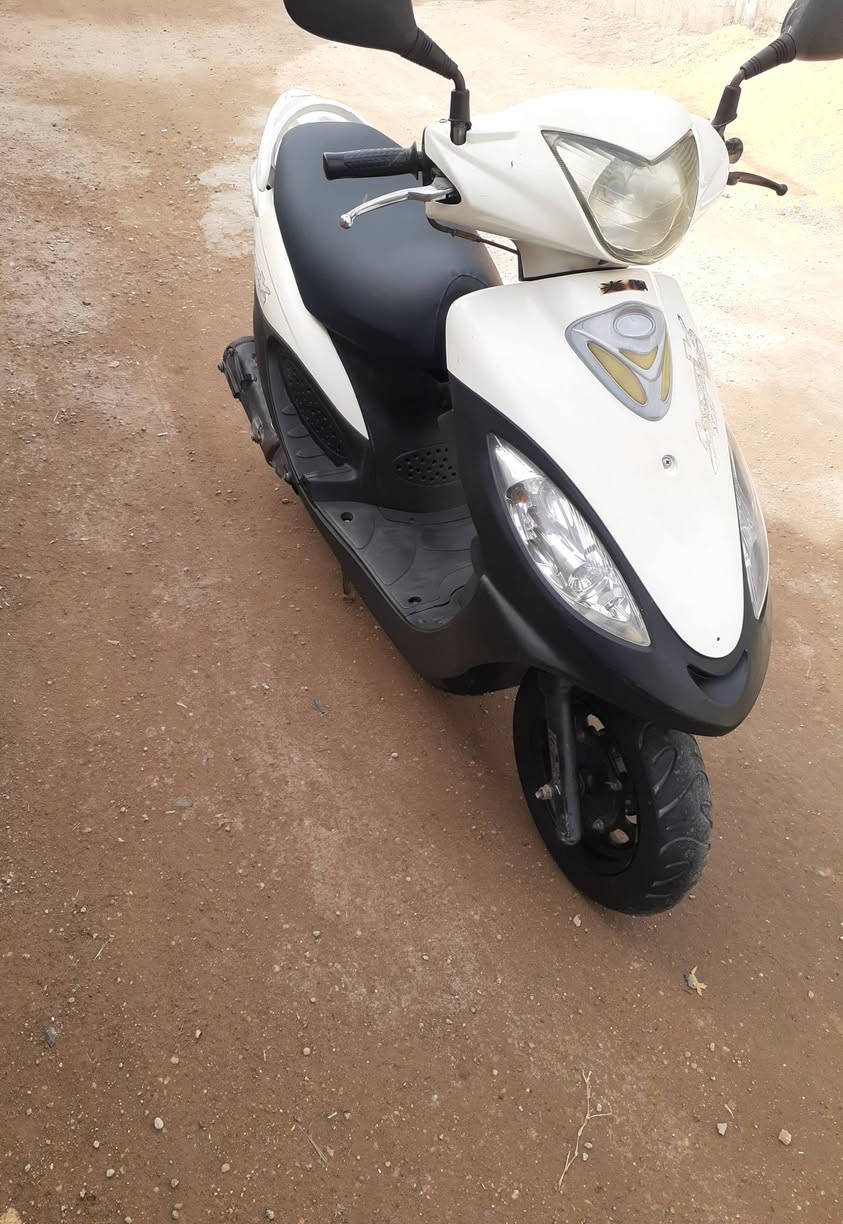 من رخصة الادمن 
دراجة كايمكو في تو حديث بالة ياباني للبيع
شغالة وجاهزة محرك بلادي شركة كهربائيات
بريكات قفل صندوق قفل ستيرن كله شغال 
كماموضح الكشر بلادي السعر 600وبي مجال قليل 
للاستفسار الاتصال ***********
