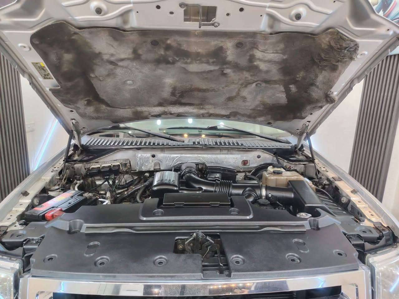 السلام عليكم ورحمة الله 
فورد اكسبديشن خليجي 
مكفول
موديل ٢٠١٣
مراوس او بيع 
السعر ١٥٠ورقه
العنوان بغداد 
للتواصل
***********
