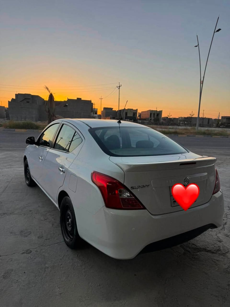 السلام عليكم
سياره سني هندي 2021 رقم سليمانيه ماشيه 112 السياره خير من الله محرك تبريد تدفئه كير حداديه شاشه تحكم ستيرن وبعد مواصفاتها معروفه السياره الله شاهد مال بيت استخدام شخصي بيها فقط رصعه خفيفة باب السكن وتكحيل وبارد خفيف الباب الي خلف السائق .. السعر 99$ وبيها مجال بسيط والميعجبه السعر ليعلق وينطي فتاوي من يمه هذا رزق ناس  مكان السياره صلاح الدين تكريت للأتصال ***********
