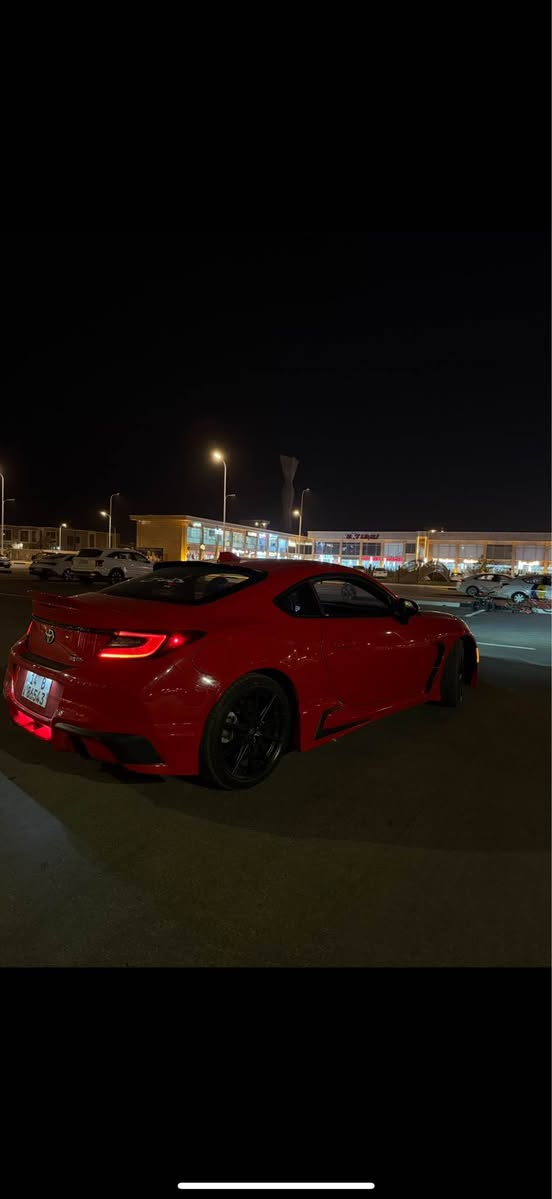 GR86 وارد امريكي بريموم فول مواصفات للبيع 2023
ماشية36الف كيلو
    محرك 2.4 لتر بوكسر
* 228 حصان
* دفع خلفي (RWD)
* قير 6 سرعات
* كشنات جلد
* شاشة
* Apple CarPlay وAndroid Auto
* كاميرا خلفية
* تشغيل بصمة
* إنارة LED
* جنوط 18 إنج
* مثبت سرعة
* نظام الثبات
*********** Singapore
