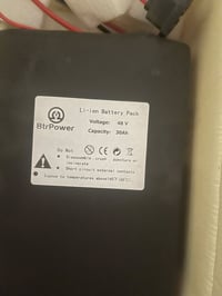 بطاري ليثيوم جديد مع شاحنه سعر ١٢٥ الف واتساب ٠٧٧٠٦١٦٧٥٠٦