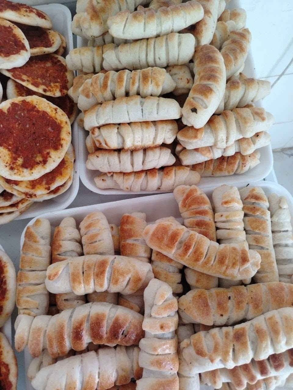 مللتوا من معجنات المخابز الناشفة؟
اني أسويلكم معجنات البيت بإيدي، عجينة طرية تذوب بالحلك 😋

✅ جبن ذايب 
✅ لحم طازج 
✅ حجم كبير يشبع 

طلبات يومية وحسب الحجز 
للطلب   واتساب 👇
[رقمي هنا]***********توصيل3 داخل نجف
