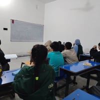 التدريس الحديث عن طريق الكومبيوتر  نوفر خطوط وزي مجانا تغذية خفيفة اسا...