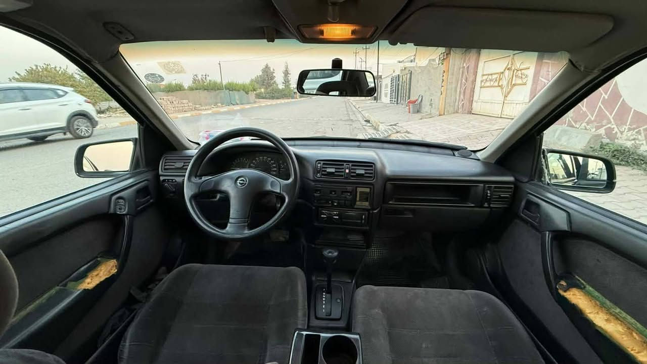 اوبل لون اسود موديل 1992 حجم 18 كير اوتماتيك بيها كابون بانزين السياره حلوه بسمنا رقم سليمانيه
صبغ عام جمالية بدون ضربة 
 السعر 45 وبيها مجال قليل
مكانها كركوك كوباني 
للاتصال ***********
