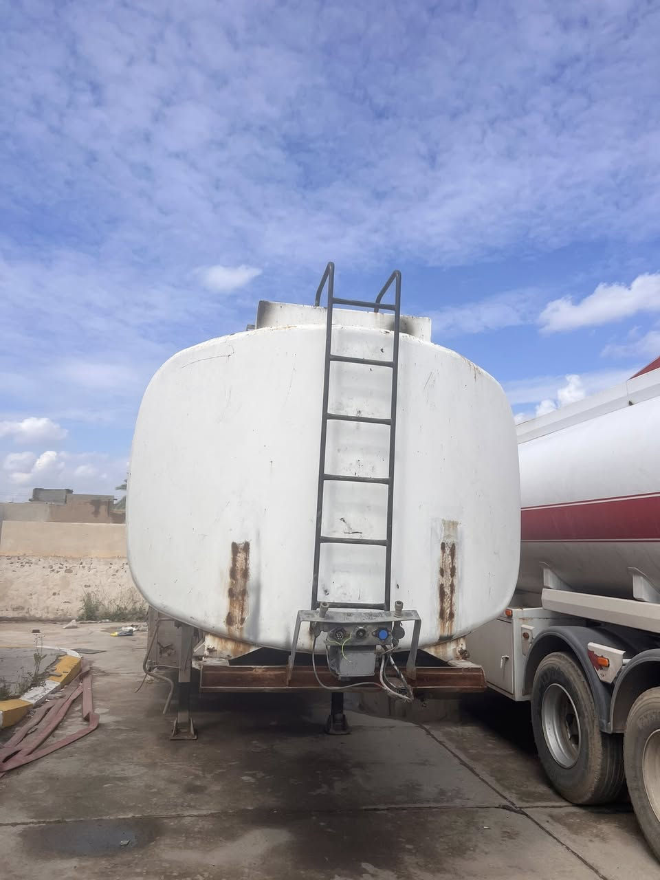 تانكي 36000للبيع
تخم تاير جديد حرفش
للاتصال ***********
