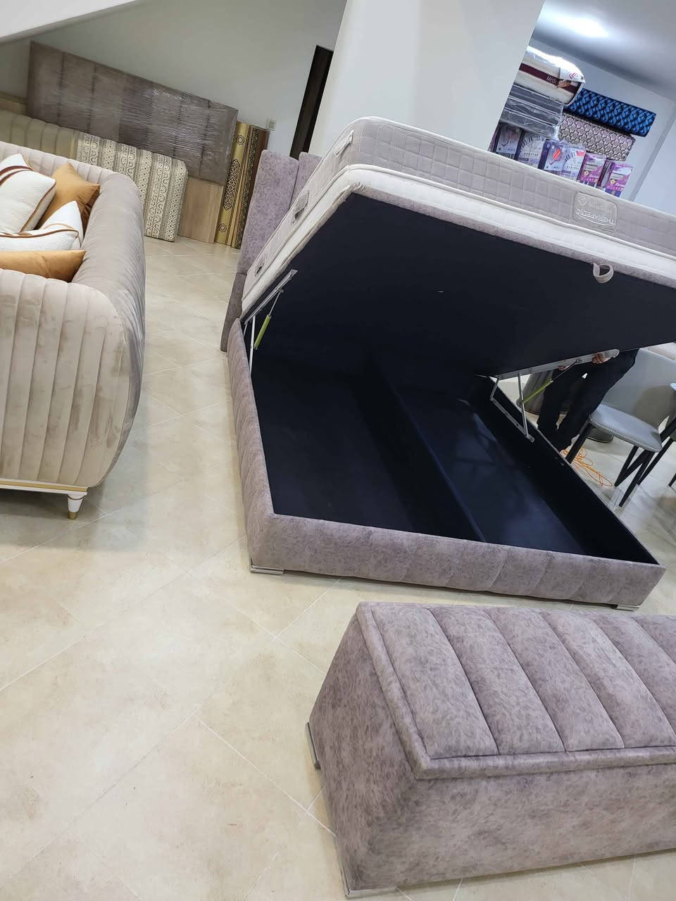 1.80/2m


**إذا كنت صاحب هذا الإعلان وتريد حذفه لأي سبب، رجاءا أرسل رسالة إلى الدعم الفني**