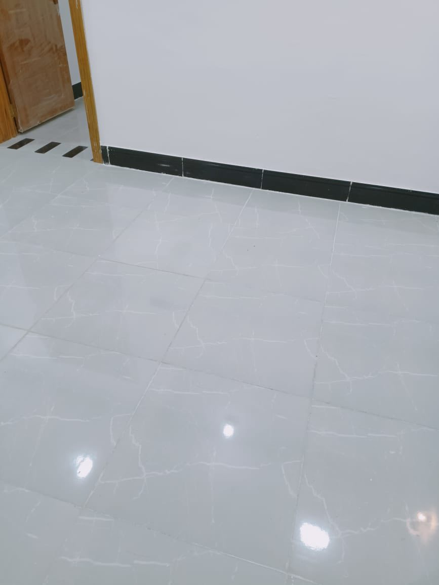 بيت طااابو زراعي قرار محكمه مشمول بتطويب 
خدمات كامله قريب على شارع كربله قرب المجسر 

مساحة البيت:100م مربع
يتكون من : غرفة+صالة+أستقبال+مطبخ+منور+صحيات داخلية وخارجية.. بناء جديد..البيت جاهز للسكن خط وطني ومولد
ملاحظة : البيت مؤجر 250 الف بشهر 
السعر : 60 مليون مع المجال 

للاستفسار ***********
