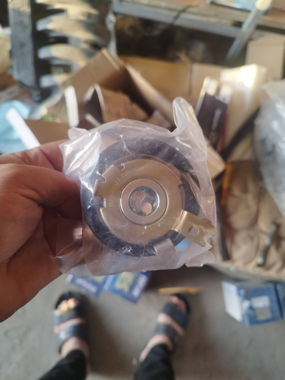 سلام عليكم وينه يدور اصلي قايش تايمن رينو سمبل لوكان 7راكب و4راكب ورينو لوجي موديل 19 دايكو الاصلي ايطالي مع رولات الاصليه *********** مكاني ديوانية قضاء الشاميه ناحيه الصلاحيه الشارع العام توصيل موجود
