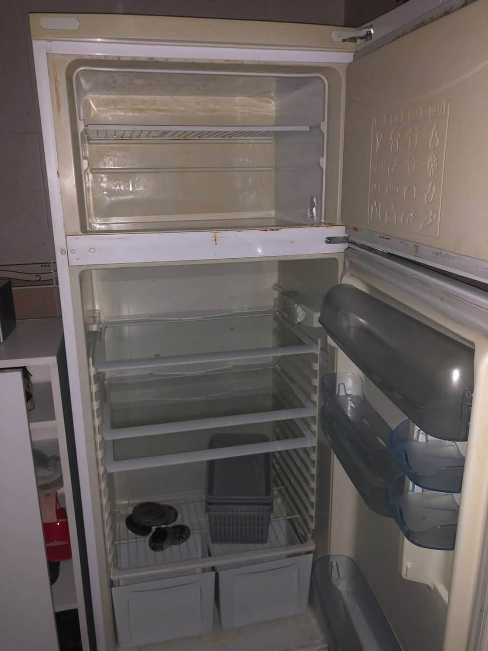 ثلاجة شغاله للبيع السعر 170 وبيها مجال


**إذا كنت صاحب هذا الإعلان وتريد حذفه لأي سبب، رجاءا أرسل رسالة إلى الدعم الفني**