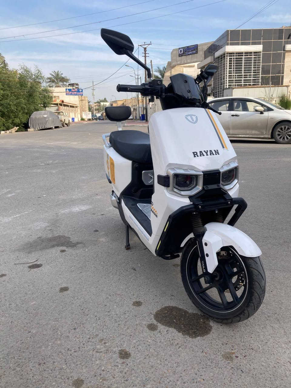 السلام عليكم دراجه ريان وحش الكون شحن للبيع الدراجه خير من الله الدراجه حلوه و نظيفه شوفت عينكم بيها مواصفات حلوه مثل ٦ بطاريات كبارر دبلل بيها كروز سرعه و نظام بارك و لايت عالي ناصي زنون بالاضافه إلى رماش و بيها اشاير يمنه يسره و دبل اشاره الدراجه كلش حلوه و نظيفه شوفت عينكم سعرها ٨٥٠ و بيها مجال 
مكاني بغداد الصالحيه قرب منتزه الزوراء 
للإستفسار *********** 
غير متواجد ع الفيس او الماسنجر
