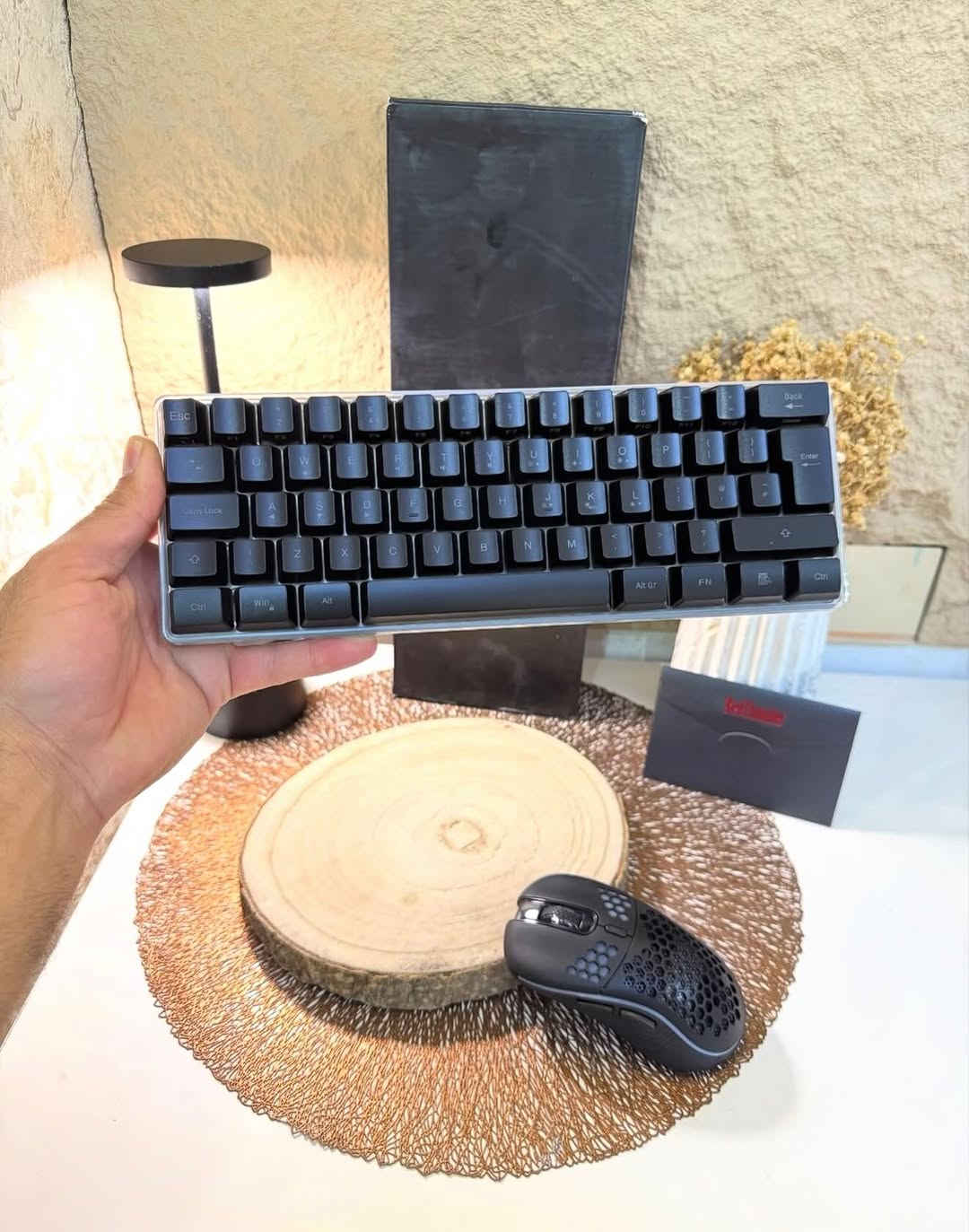 كيبـورد ومـاوس (RGB) للألعاب والحاسوب لاسلكي بلوتوث شحن 
شحن (تايبسي) نظام متطور وحديث 
كيبورد لاسلكي (2.4) وماوس لاسلكي (3200) نقطه في البوصه 
كيبـور واير لس بلوتوث (USB)
سبعه ألوان أضاءه (RGB) ديناميكي يمكن التحكم في مستوى سطوع ضوء الماوس 
ماوس (3) خطوات (DPI) مفتاح واحد وتصميم مريح 
بطاريات ليثيوم قابله لاعاده الشحن سعه بطاريه الماوس (500) ملي أمبيـر وسعه بطاريه الكيبورد (1850) ملي أمبيـر 
مـاوس (RGB) مع هيكل قرص العسل 
توفير طاقه ذكي يساعد على إطاله عمر البطاريه أيقاف تلقائي عند توقف العمل 
لوحـه مفاتيح مدمجه مع تصميم مريح وهادئ بنسبه (%75)
متعدد الأستخدام للعب والعمل 
جديـد بالباكيت مع كافه الملحقات 
للتفاصيـل اكثـر داخل الموقع الرسمي 
السعـر ٢٧ الف 💰
ملاحظه (عند الشراء فحص المنتج قبل مغادره المندوب بعدها نكون غير مسؤولين)
توصـيل 🚚 بغداد ٥ آلاف 
توصـيل 🚚 محافظات ٦ الاف⁩⁩⁩⁩


**إذا كنت صاحب هذا الإعلان وتريد حذفه لأي سبب، رجاءا أرسل رسالة إلى الدعم الفني**