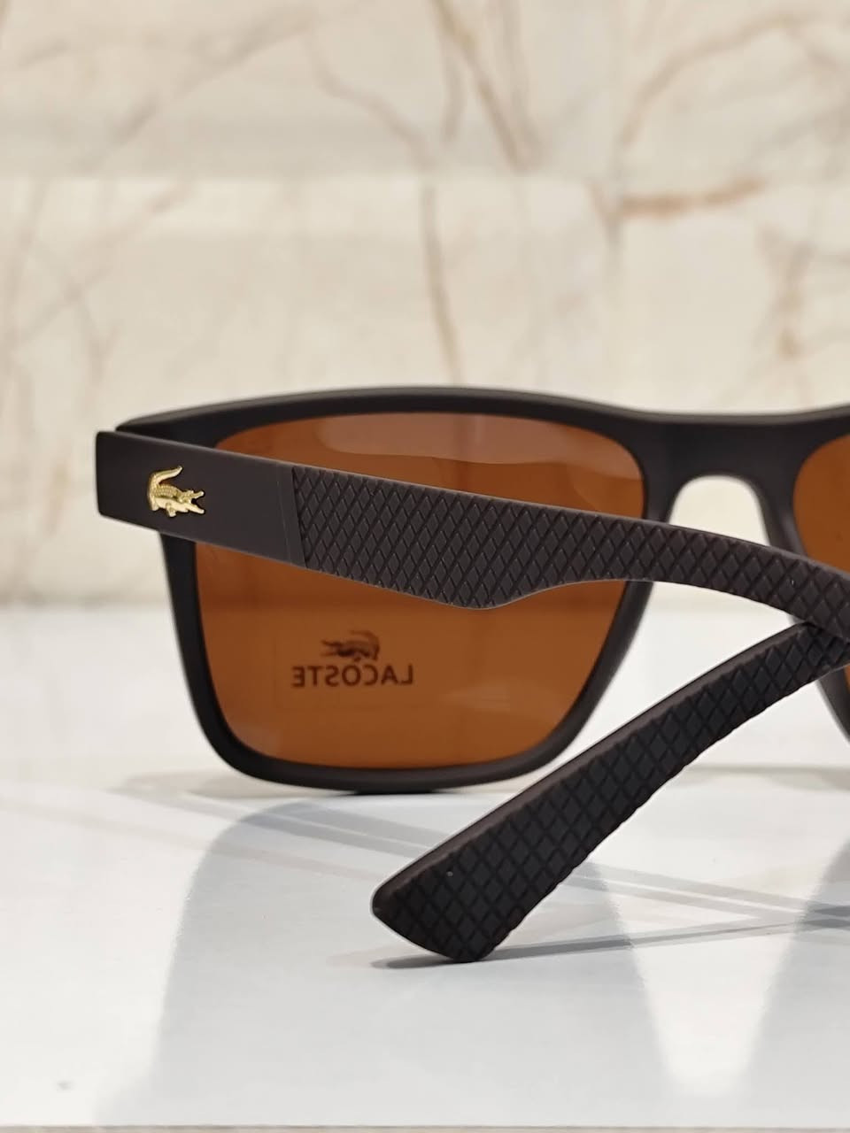 لاكوست بشكل مختلف ومغاير بمواصفات مميزه على اول تم
عدسه بولورايز مستقطبه
عدسه يوفي 400 حمايه من الاشعات الضاره للعين
كجول ورسمي
رياضي وعسكري 
قياس 60 
تأتي كاملة المرفقات

سعر 25 الف شامل أجور التوصيل لكل محافظات العراق 

للحجز مراسلة الحساب ( ترسل رقمك وعنوانك الكامل)

اضغط لمتابعة الصفحه ليصلك كل ما هو جديد ومميز
من (انس براند للاناقه العامه) متجر الاقتناء والهدايا الفخمه


**إذا كنت صاحب هذا الإعلان وتريد حذفه لأي سبب، رجاءا أرسل رسالة إلى الدعم الفني**