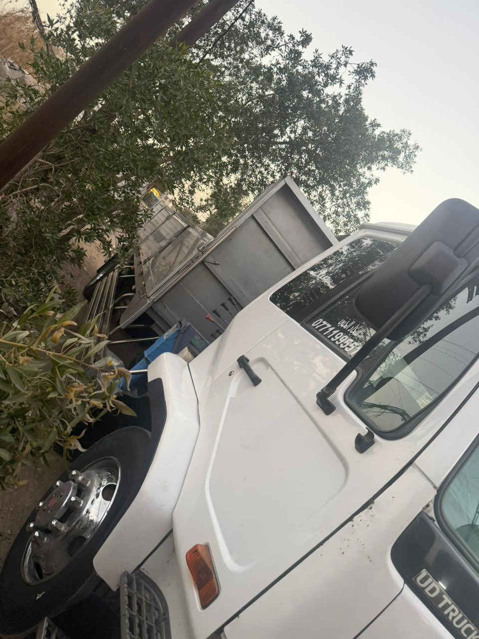 سلام عليكم للبيع نيسان يودي موديل1993 فحل 8 برغي اصل سيارة كرين سلايتين كاركو رقم بغداد تحويل مباشر طول7 وربع بلادي مكان السيارة بغداد البلديات ستفسار ***********
