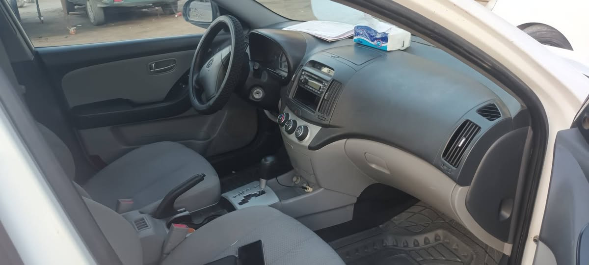 النترا للبيع او المراوس ٢٠٠٩ خليجي جدا نظيفة ١٦٠٠ المحرك . رقم بغداد 
بيها قطع صبغ بس اعتبرها مصبوغه عام 
السعر ٧٥ قفل .
بغداد العطيفية .
***********
