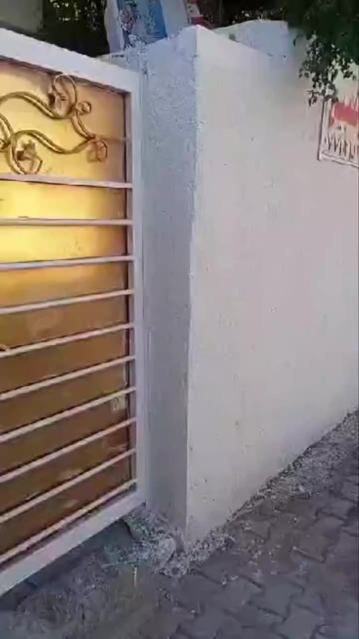 اعلان.. 📢📢
🛑 دار للبيع 🔺 طابو ملك صرف 

🛑 المساحة 100 م

📍 الحسينية  - السكلات ال 13 شارع 20  

📌 قرب بيت حجي حلو 

🛑 يحتوي على طابق واحد 

🛑 بناء مسلح 

💸السعر/  58 مليون وبي مجال بسيط 

للاستفسار/***********
