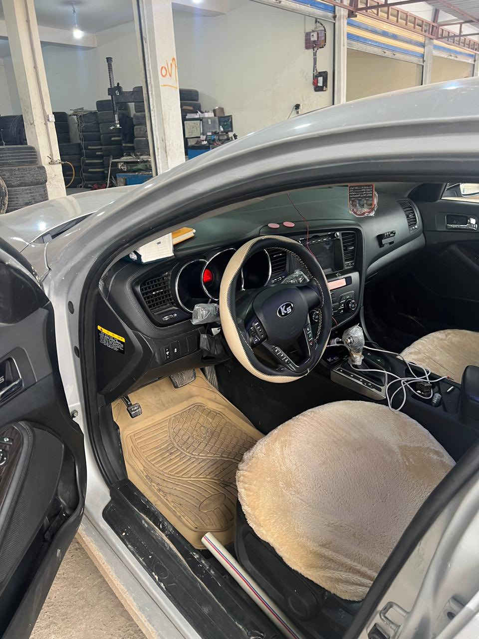 السلام عليكم  اوبتيما K5 للبيع موديل 2014  كصة تكم فقط فول مواصفات بصمة كشنات جلد محرك 2400  مابيها نقص جاهزة كصة جديدة مكانها الزوية 

السعر 47  ***********
