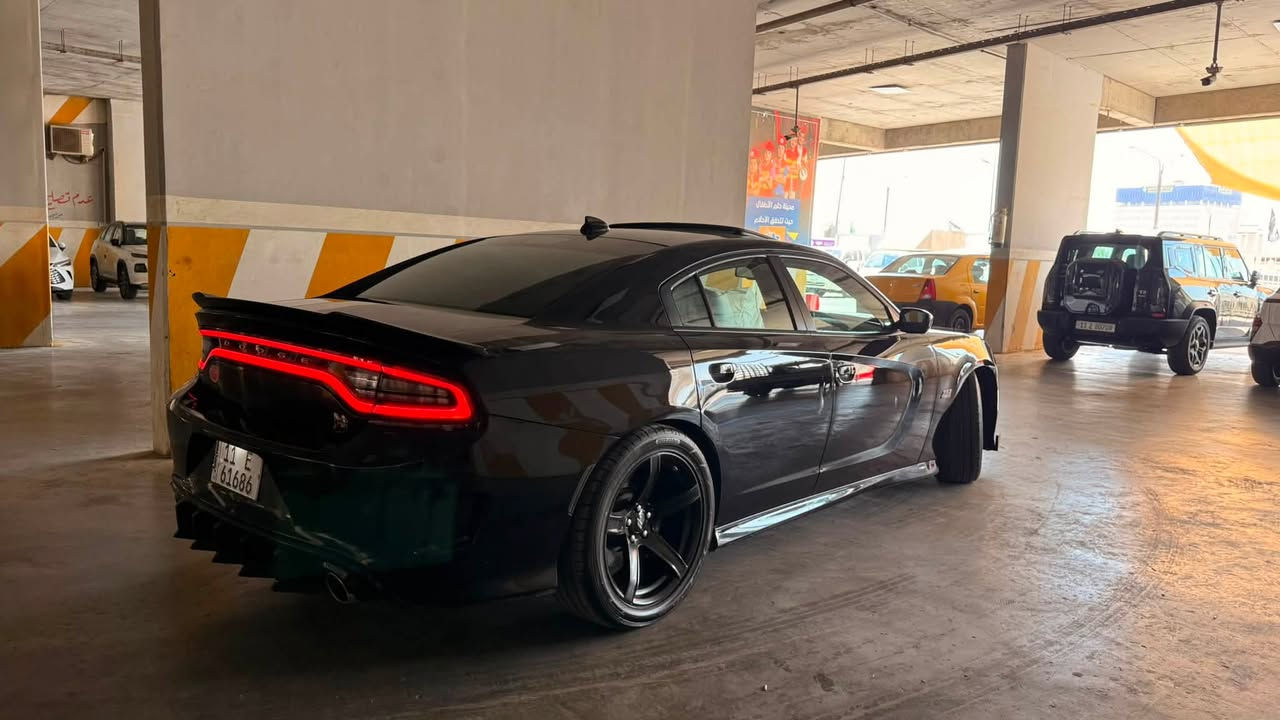 🔥 Dodge Charger SRT 2023 Last Call للبيع
سيارة  
محرك 6.4 HEMI V8
🚗 الممشى: ٤٣ ألف ميل
المواصفات
• شاشة كبيرة
• رادار + بريك تلقائي
• كاميرا خلفية
• حساسات أمامية وخلفية
• فتحة سقف
• مقاعد جلد
• تدفئة مقاعد
• تدفئة ستيرن
• نظام صوت Beats
• بريكات Brembo كبيرة 6 بستم 
حالة السيارة
• السيارة حادثها حرق فقط بالثلاجة الفوك المكينه والضفيرة مال بلكات وتم تبديل كلشي بلاستك بوجه المكينة شرط اصلي تفصيخ السيارة على ايد وحدة من استوردنها الاحد الان شواصي لغود دواخل خارج السيارة بلادية ونصبتها تحكم
•البنيد الاطفائية كاصي بكتر 
• تم تبديل الضفيرة الأمامية + الثلاجة
• صبغ بسيط بداية الجاملغ  عكس السايق بسبب شخوط
• التبديل فقط البنيد 
• الدعاميات أصلية
• بدون ايرباك 
• صور الحادث خاص 

• رقم بغداد
• تحويل ملكية ثاني يوم
• مكان السيارة بغداد  بلديات 
• سيارة نظيفة وما تحتاج مصروف
💰 السعر مناسب بالنسبة للمواصفات والنصبة اتصل وبيك خير وتدلل اعتذر عن ذكر السعر   

📞 للتواصل: ***********
