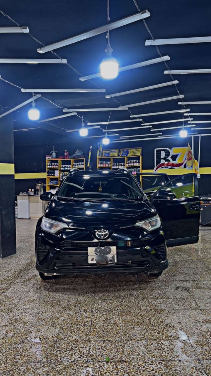 رافور موديل 2016 le ده بل اكسنه
5قطعه و نيف سبغا تيدا . 
سينگ و پشت كه بسن بئ شاصي و ليدان
5 وه ره قه غورمات يل سه ر 
سعر 138 و مه جال 
رقم تله فرن: *********** دهوك, العراق
