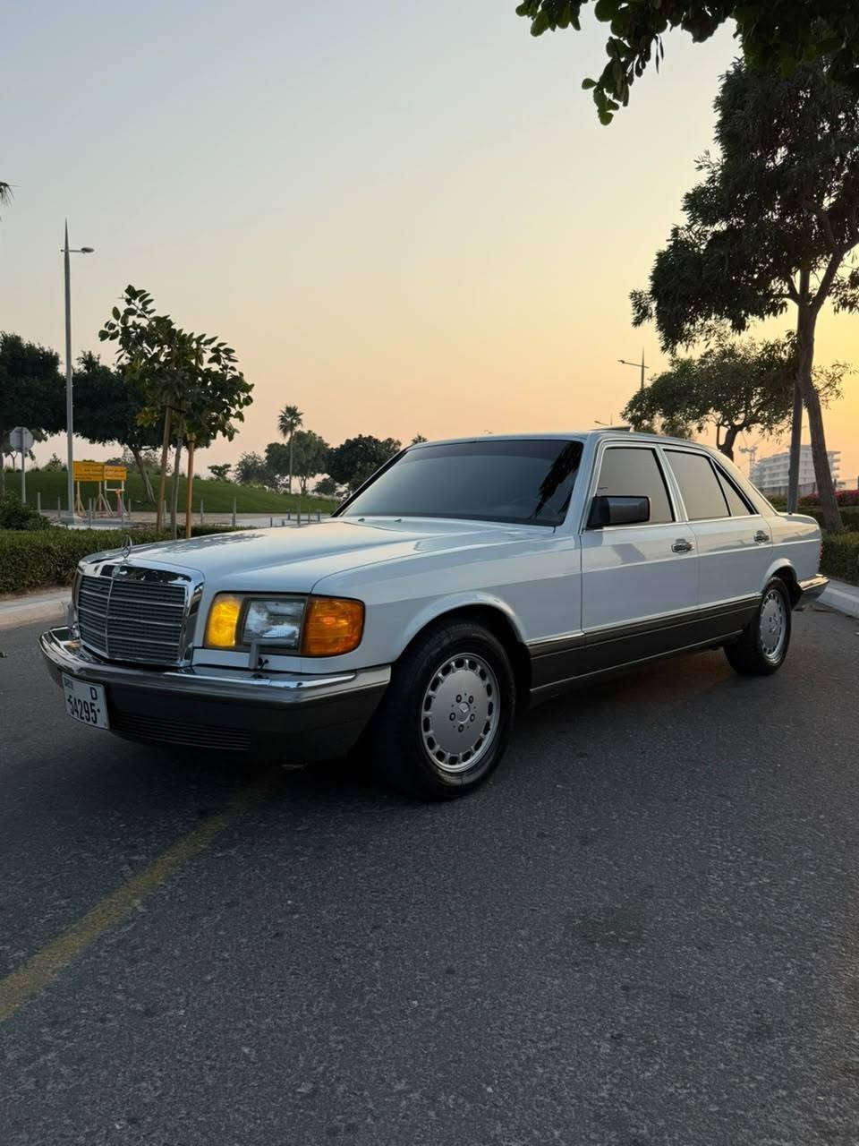 مرسيدس موديل 1991 
300S ورد امريكا مطلوب 20,000 درهم
حاليا موقع السياره في الشارقه في الامارات يعني يطلع سعر السياره بالدولار 5400 دولار
 تواصل 00971581795505


**إذا كنت صاحب هذا الإعلان وتريد حذفه لأي سبب، رجاءا أرسل رسالة إلى الدعم الفني**