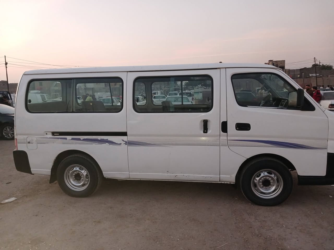 نيسان ناصيه 10   السعر 128مصفره من كلشي رقم انكليزي تحويل ثاني يوم مكفوله من الصبغ بيهه بارد مكانات بل كصه وللجنطه تخم تاير رقم بغدادد
وبيه مجال حق الجيه 
بغداد حي النصر ***********
